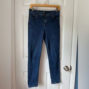 Skinny jeans in dark blue